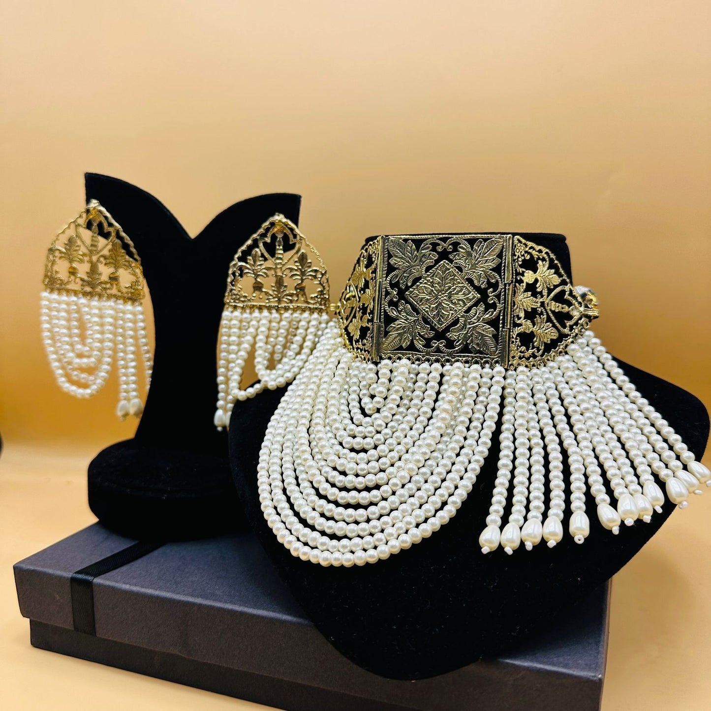 Zar Moti Choker