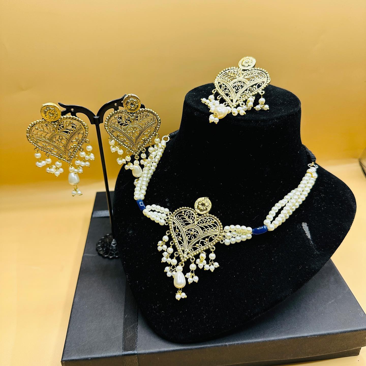 Beautiful Heart shape choker Set