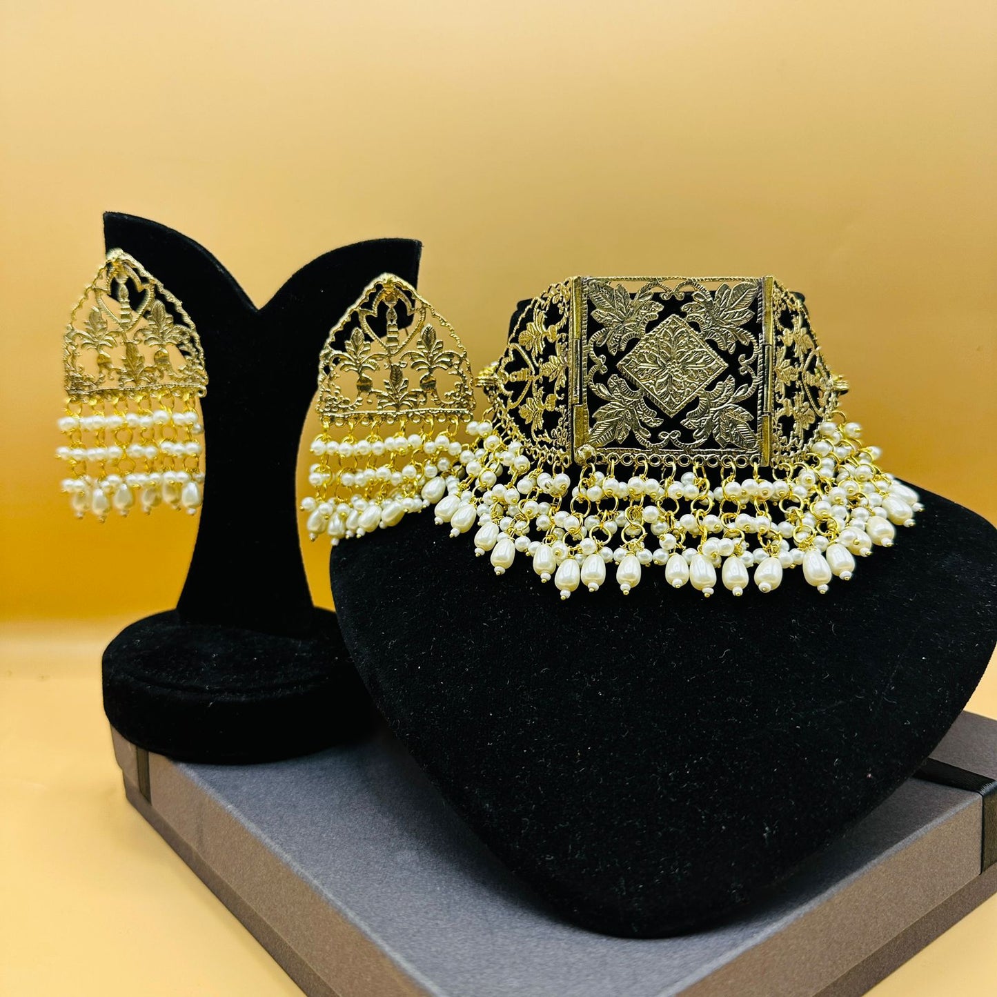 Noor Bahar Choker Set