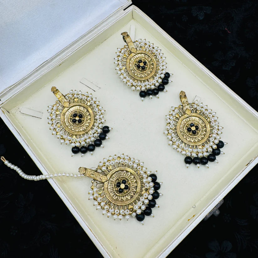 Gajra Earing With Ring And Tika