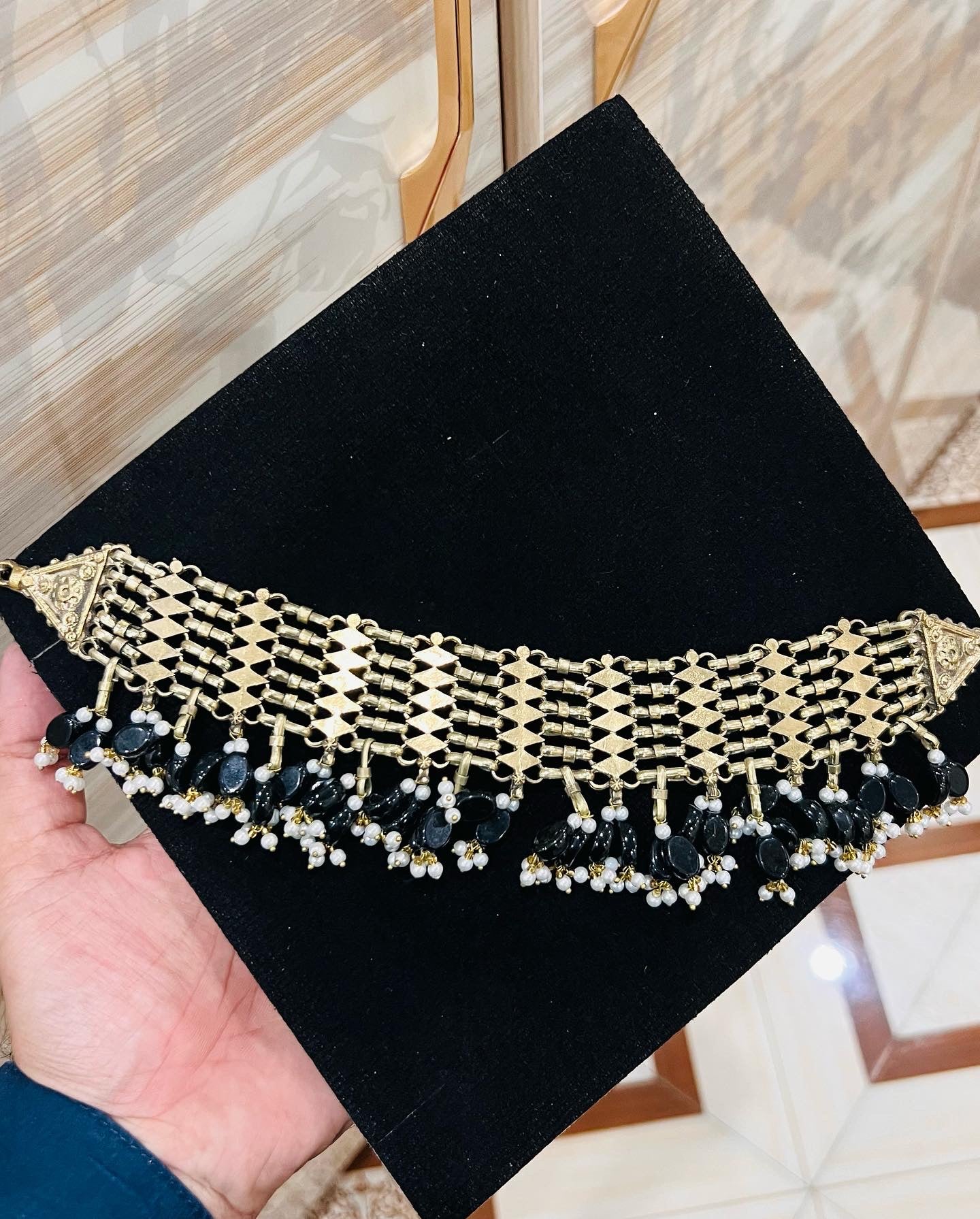 Zar Siyah Choker
