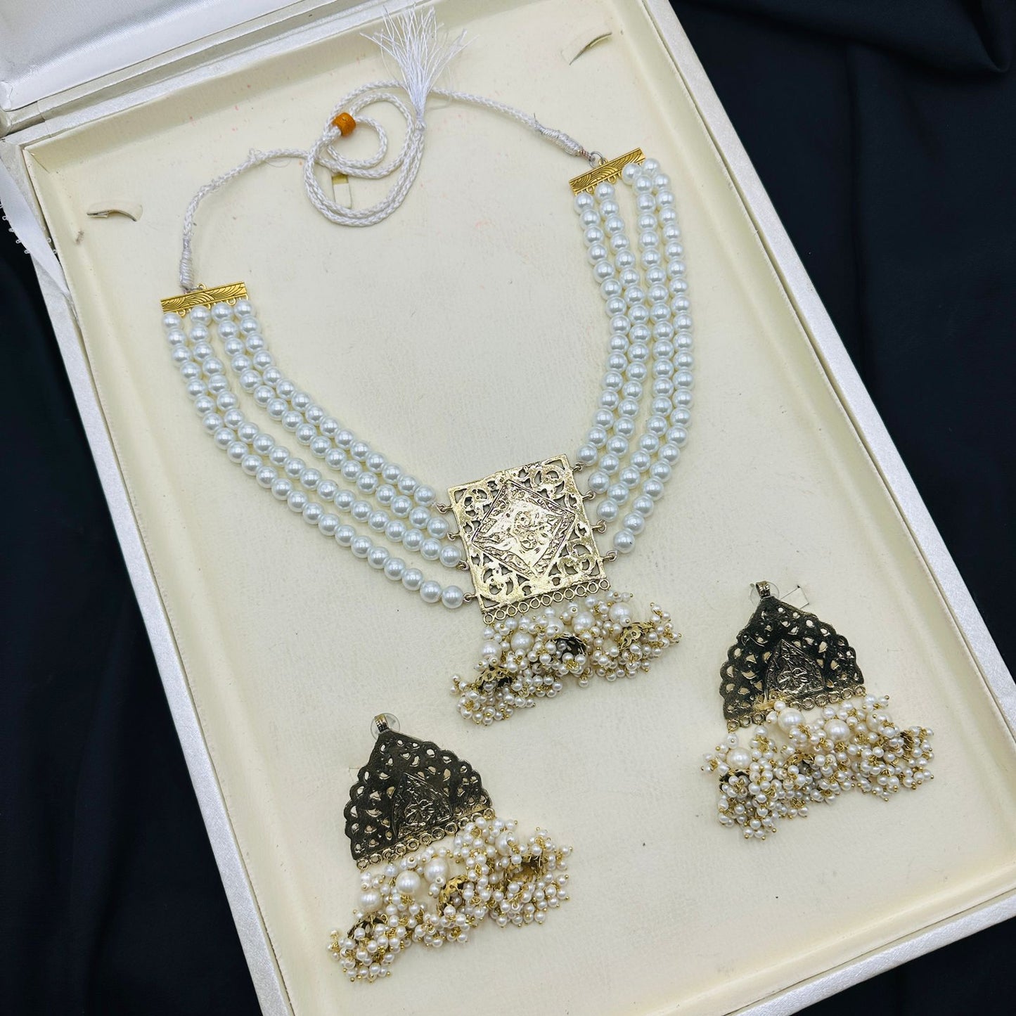NEW ANTIQUE SET