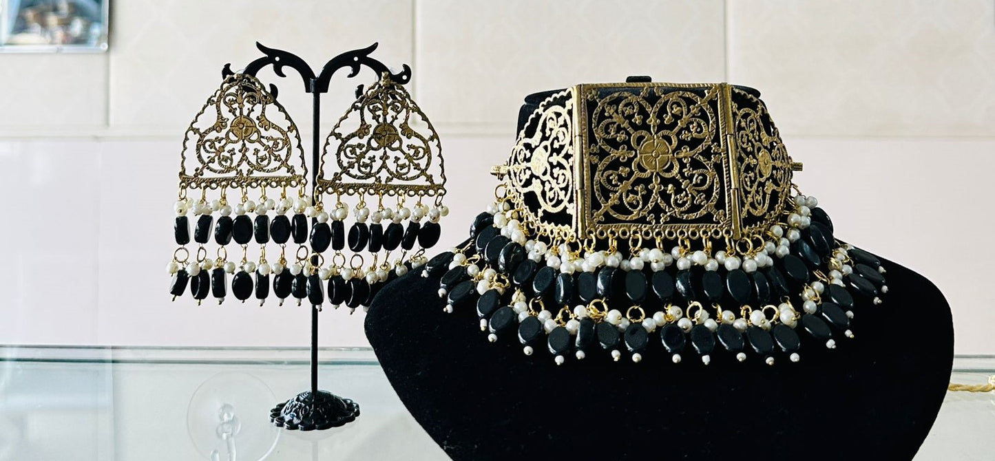 Zeba Choker