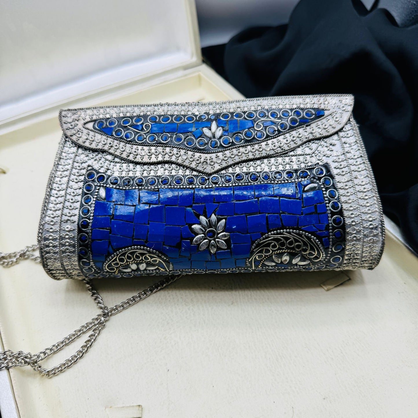 New Shape Clutch Silver