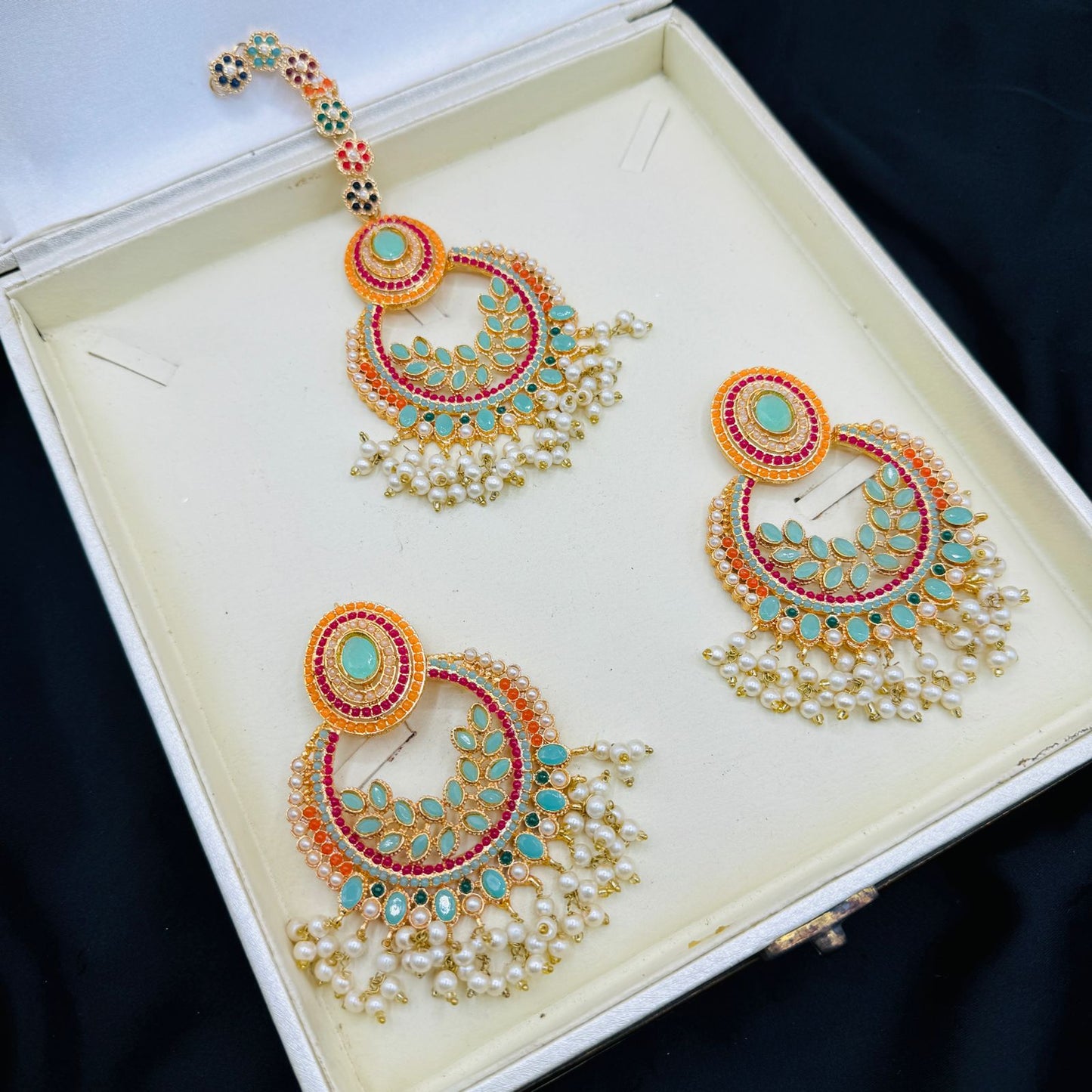 Beautiful Nauratan Earings Teeka