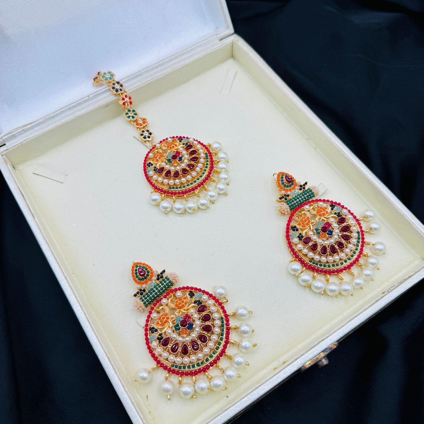 Beautiful Nauratan Earings Teeka