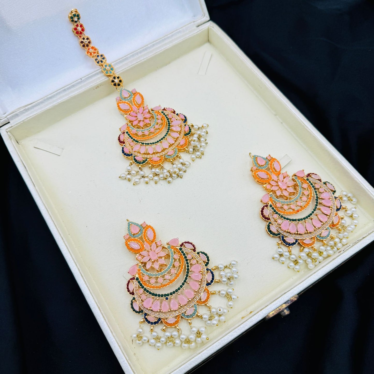 Beautiful Nauratan Earings Teeka