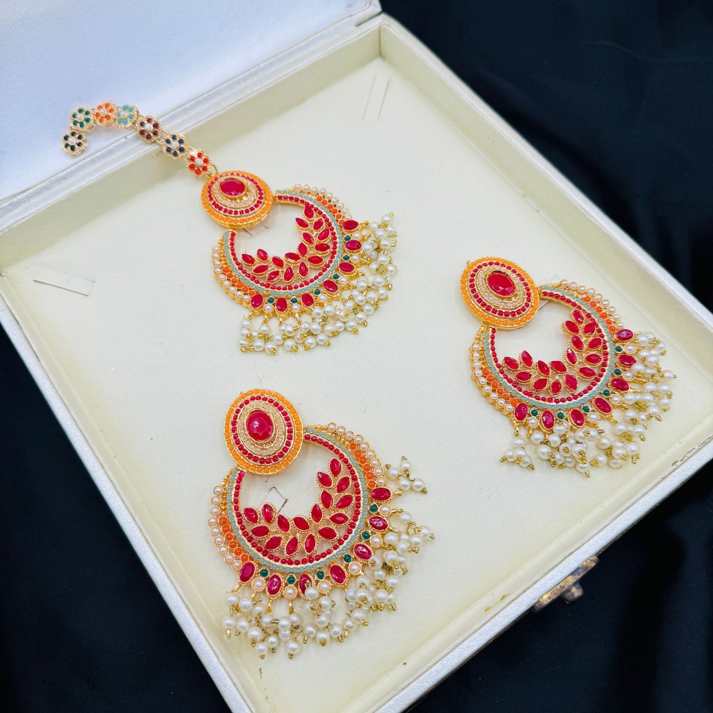 Beautiful Nauratan Earings Teeka