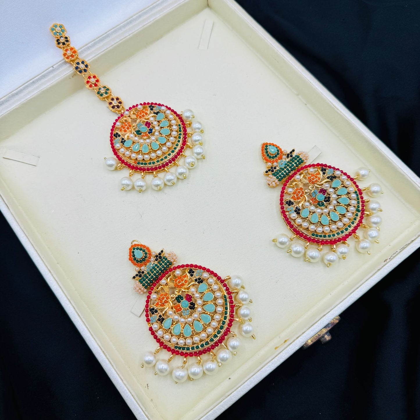 Beautiful Nauratan Earings Teeka